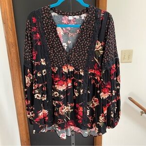 Melrose and Market Black and Red Floral Peasant Blouse